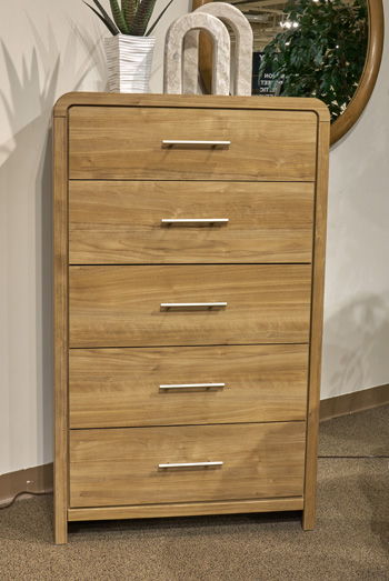 Gramburg - Five Drawer Chest - Warm Natural Brown